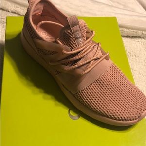 Gianni Bini tennis shoes